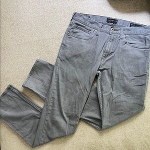 Bullhead Men's Classic Gray Straight Jeans